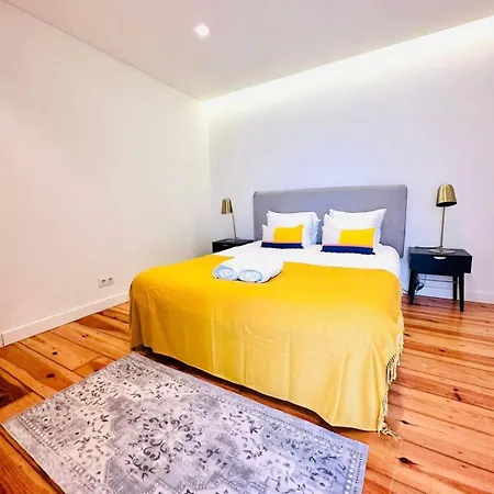 Ourique Center Executive Flat