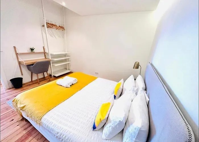 Ourique Center Executive Flat